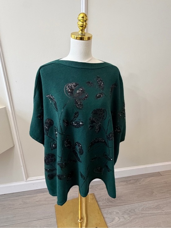 Anne Klein Tops - Anne Klein Emerald Green Sequin Floral Poncho Top